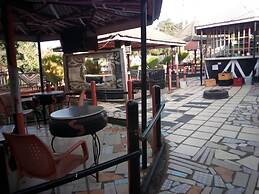 1000 Thousand Psalms Hotel