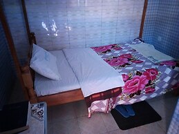 1000 Thousand Psalms Hotel