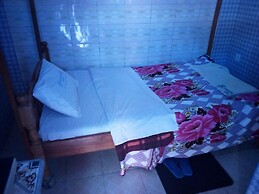 1000 Thousand Psalms Hotel