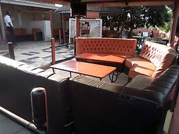 1000 Thousand Psalms Hotel