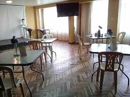 Hotel Sueños Dorados