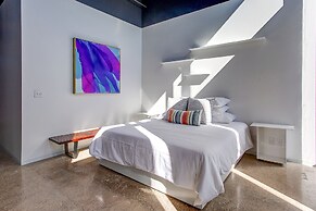 Hotel Revel