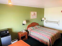 Pine Point Inn & Suites