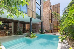 Villa Bambú - Your Jungle Hideaway at Aldea Zama