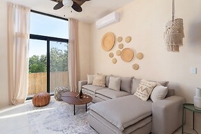 Villa Bambú - Your Jungle Hideaway at Aldea Zama