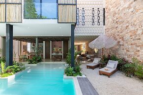 Villa Bambú - Your Jungle Hideaway at Aldea Zama