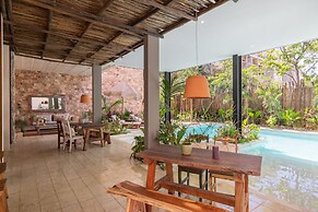 Villa Bambú - Your Jungle Hideaway at Aldea Zama