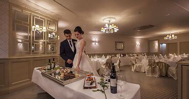 Woodford Dolmen Hotel