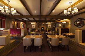 Woodford Dolmen Hotel