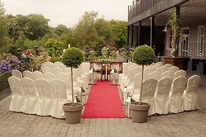 Woodford Dolmen Hotel