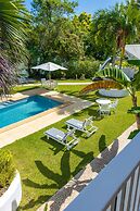 Tropicana Lagoon Apartments