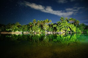 Tropicana Lagoon Apartments