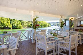 Tropicana Lagoon Apartments