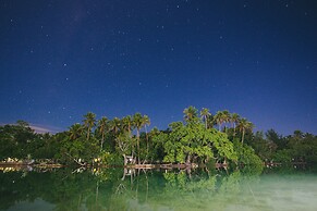 Tropicana Lagoon Apartments