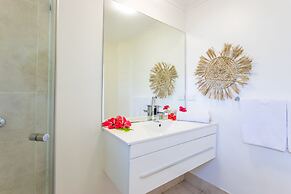 Tropicana Lagoon Apartments