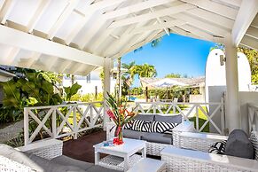 Tropicana Lagoon Apartments