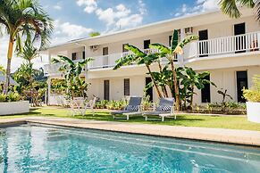 Tropicana Lagoon Apartments