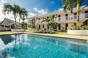 Tropicana Lagoon Apartments