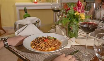 Arraial Bangalô Praia Hotel