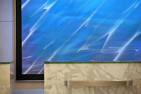 Renaissance Arlington Capital View Hotel