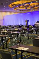 Renaissance Arlington Capital View Hotel