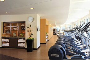 Renaissance Arlington Capital View Hotel