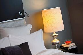 Renaissance Arlington Capital View Hotel