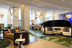 Renaissance Arlington Capital View Hotel