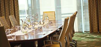 Renaissance Arlington Capital View Hotel