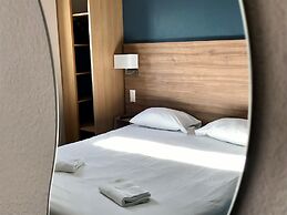 The Originals Access, Hôtel les Iris