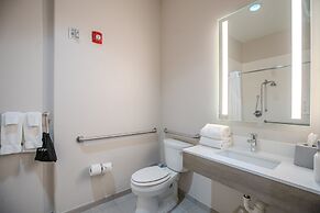 Holiday Inn Express Cleveland by IHG