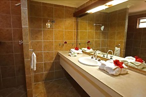 Pacific Gardens Hotel