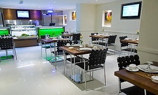 Phoenix Plaza Hotel Apartments