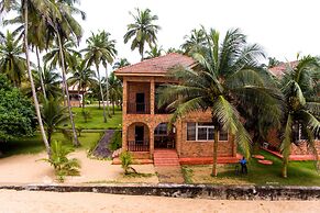 Coconut Grove Beach Resort