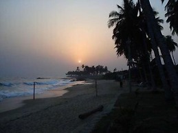 Coconut Grove Beach Resort