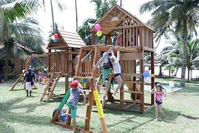 Coconut Grove Beach Resort