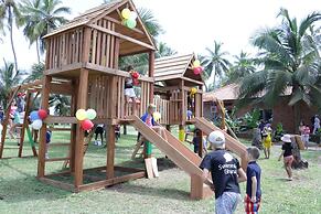 Coconut Grove Beach Resort