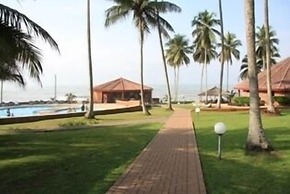 Coconut Grove Beach Resort