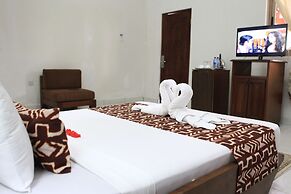 Coconut Grove Beach Resort