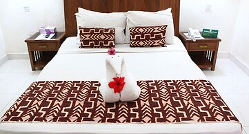 Coconut Grove Beach Resort