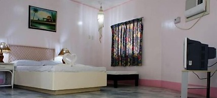 Coconut Grove Beach Resort