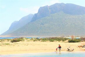 Zorbas Beach Village Hotel