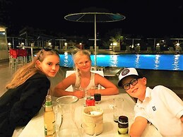 Zorbas Beach Village Hotel