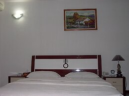 Eastoment Hotel