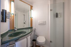 ibis Mumbai Airport Hotel