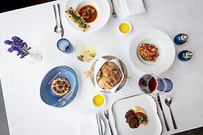 The Ritz-Carlton, Hong Kong