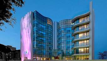 i-Suite Hotel