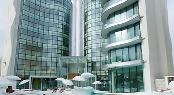 i-Suite Hotel