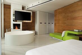 i-Suite Hotel