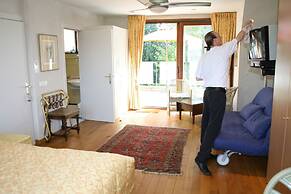 Le Coquin Bed & Breakfast